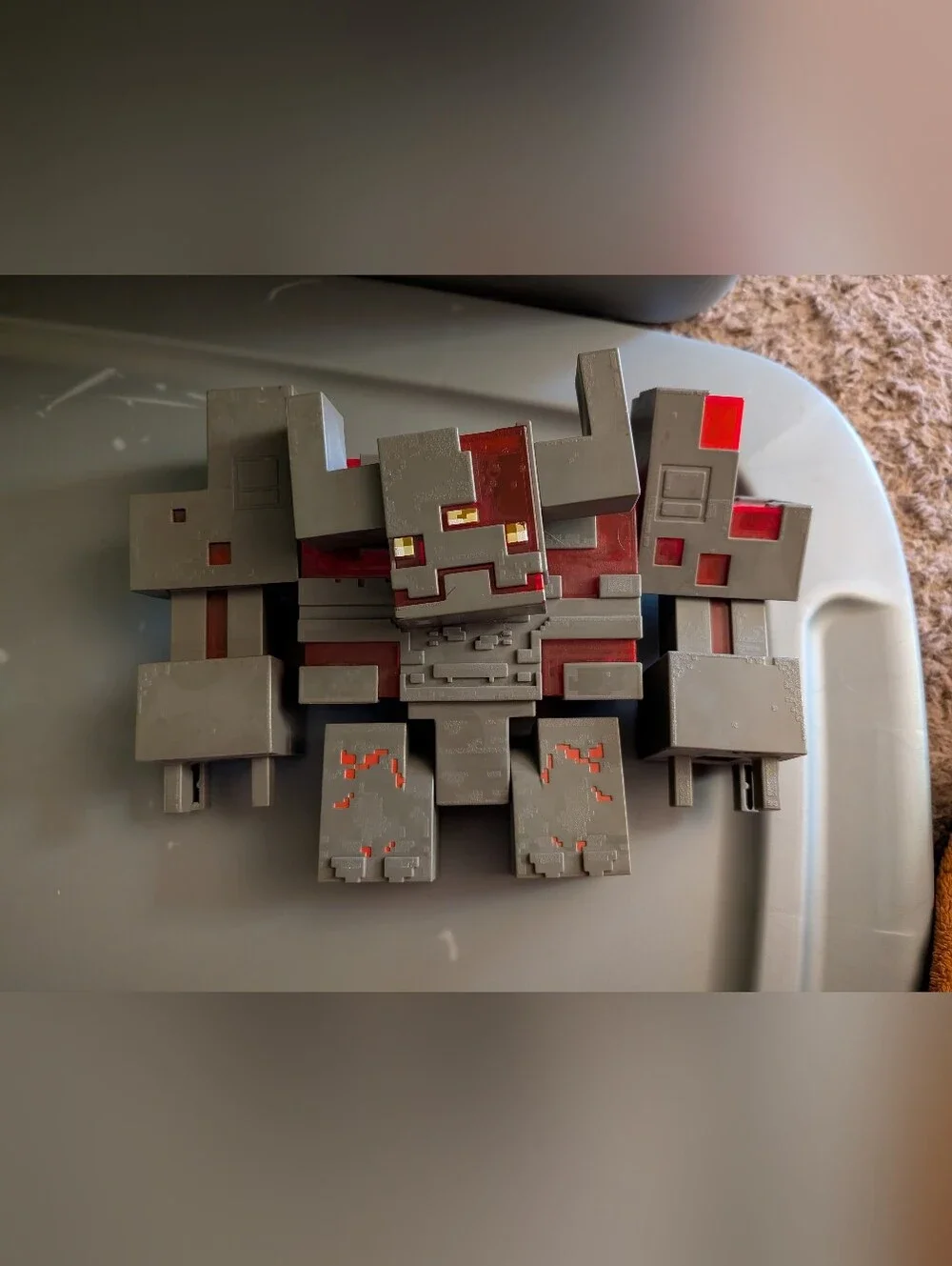 2020 Minecraft Dungeons Redstone Monstrosity, Large Battle Figure